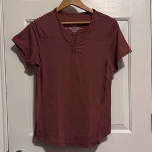 Kuhl Women's Short Sleeve Maroon Tee